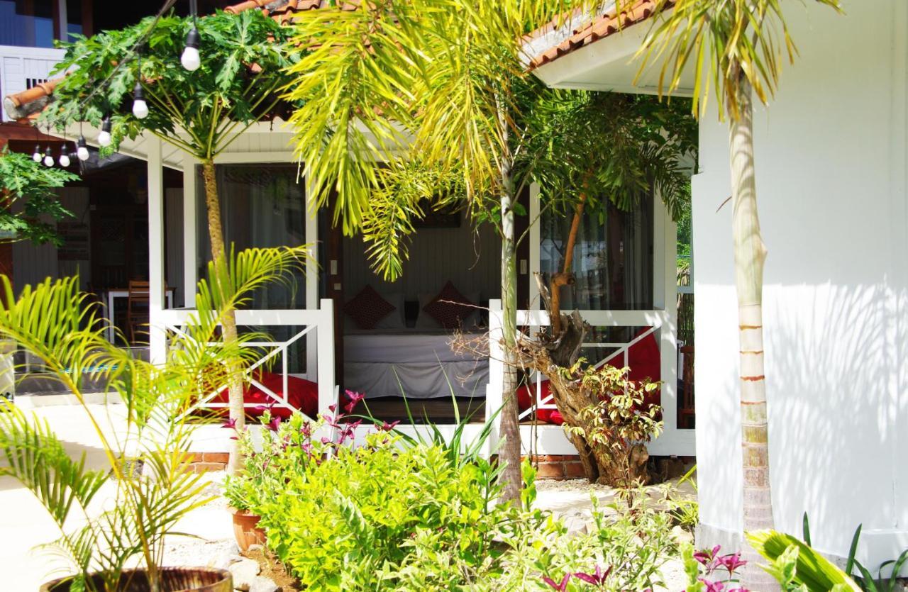 The High Dive Gili Gede By Ultimate Resorts Екстер'єр фото